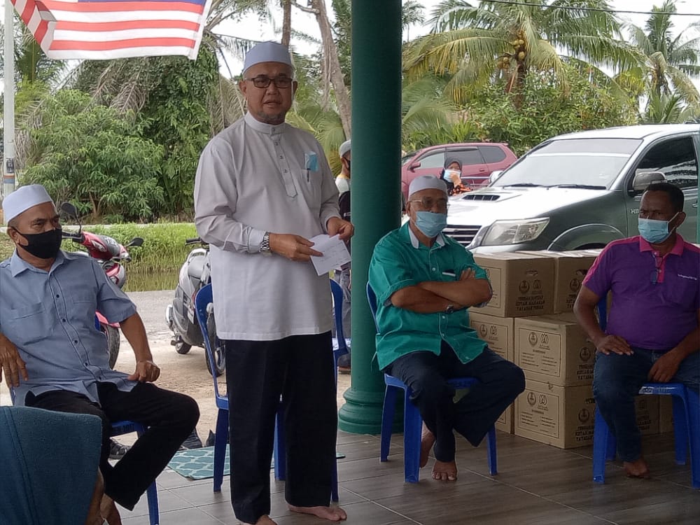 TANAM KELAPA JANA PENDAPATAN MASJID