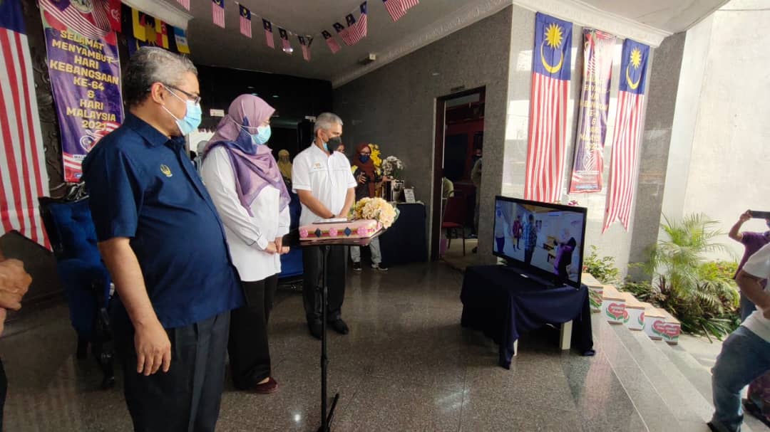 PENDUDUK IPOH BERTUAH DAPAT INTERNET PERCUMA DARI MBI