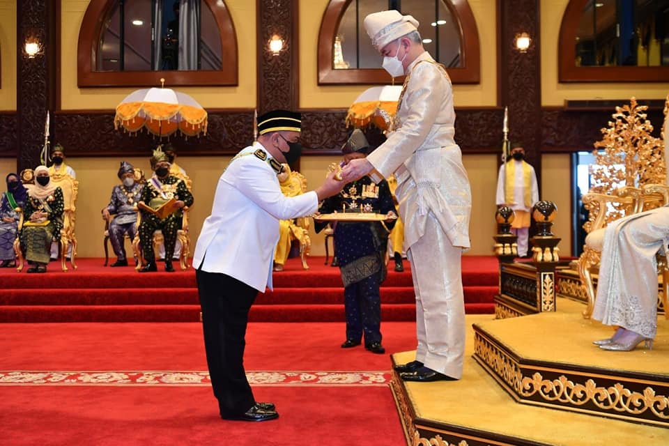 YAB MENTERI BESAR PERAK DAHULUI PENERIMA DARJAH KEBESARAN NEGERI PERAK