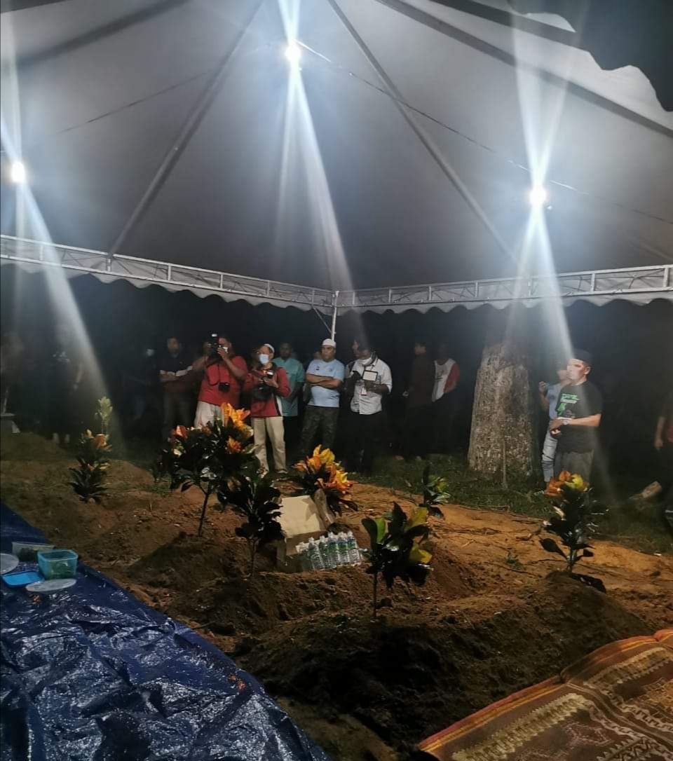 Jenazah lima beranak maut kemalangan selamat dikebumikan