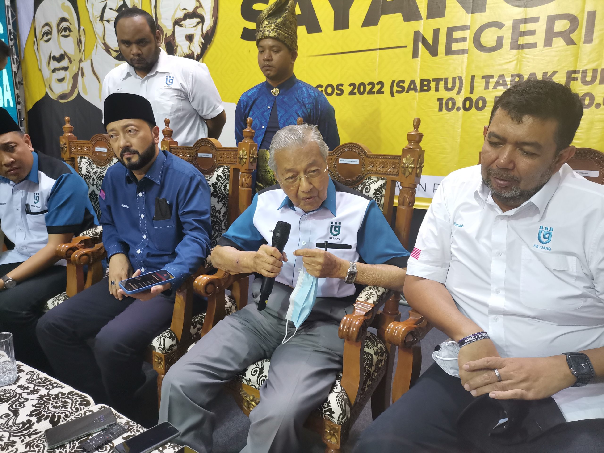 Rakyat pasti kecewa jika Najib dibebaskan - Tun M