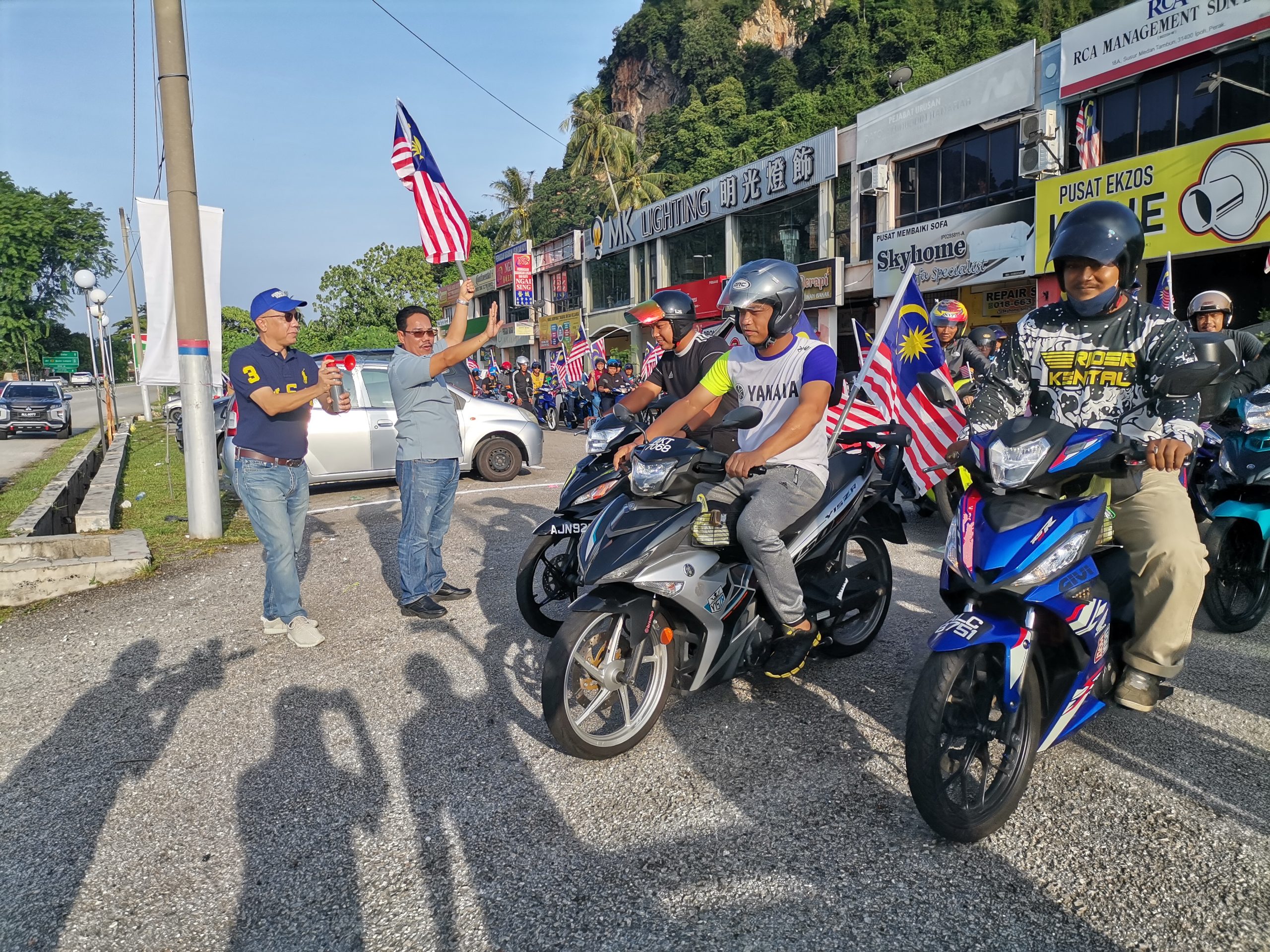 120 penunggang motosikal pusing kampung sempena konvoi kibar Jalur Gemilang
