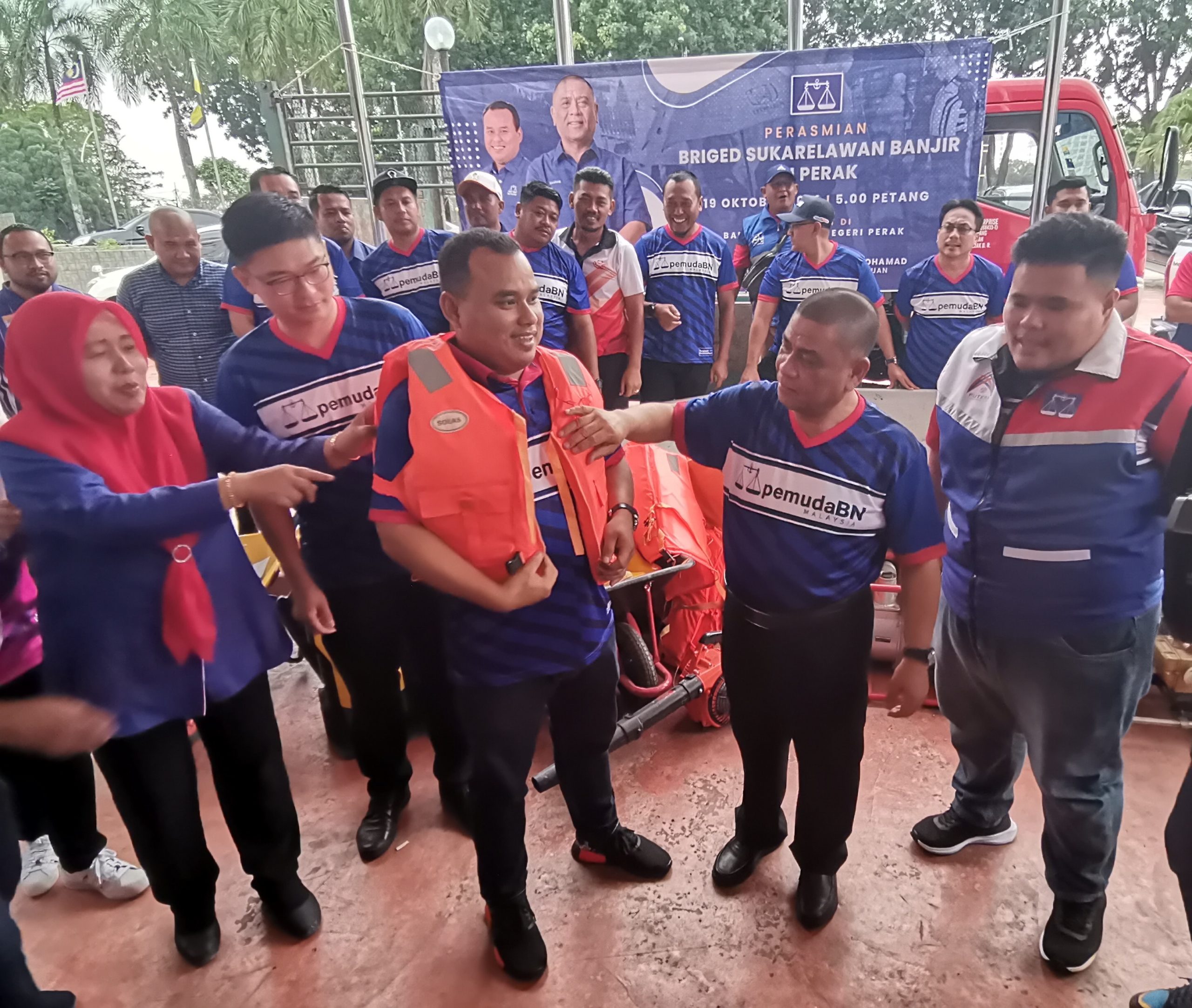 BN curi orang PH ke, PH curi orang BN? Cermin diri sendiri - Saarani