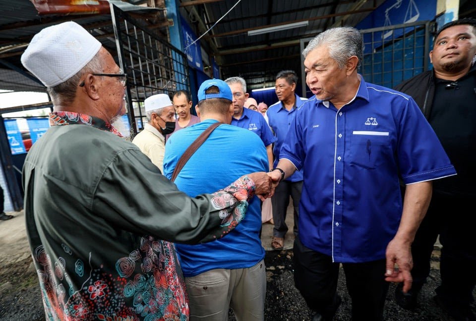 PRU: BN lancar manifesto Isnin, garis 10 teras, 99 tawaran