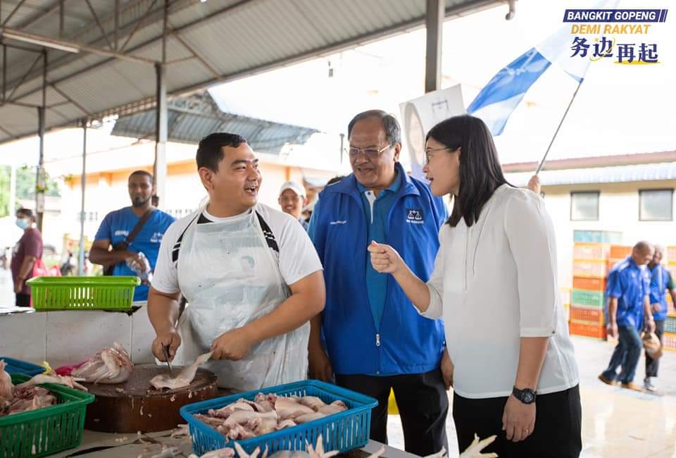 Calon BN Parlimen Gopeng, Cally Ting mulakan sesi 'walkabout' bertemu masyarakat
