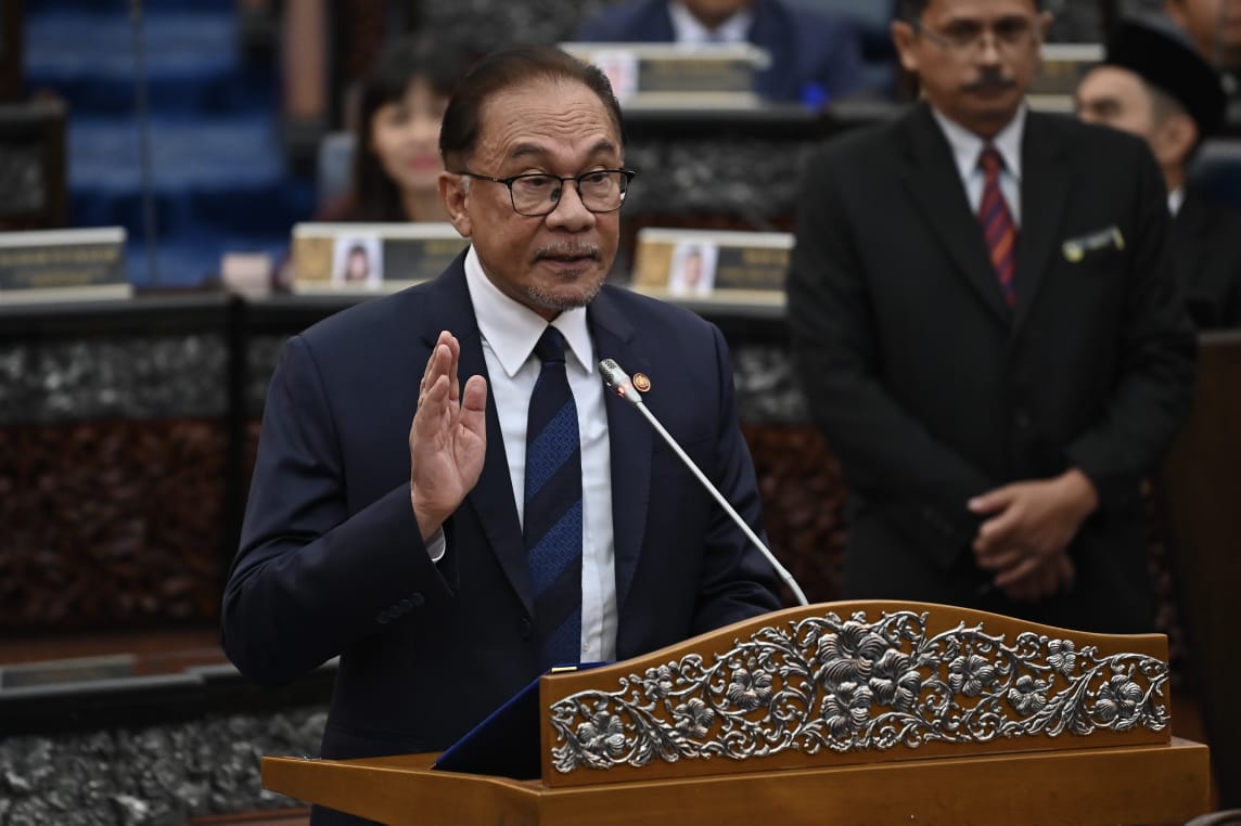 Majlis angkat sumpah 222 Ahli Parlimen diketuai PM