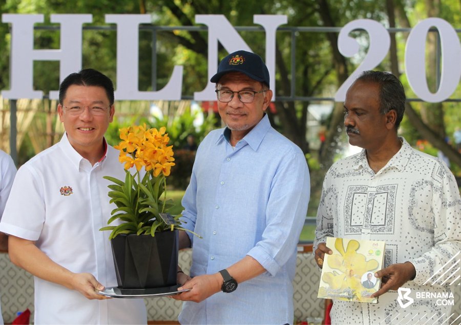 Aranda PMX - Anwar: Hibrid orkid dinamakan sempena PM ke-10, diperkenal sempena Hari Landskap Negara 2023