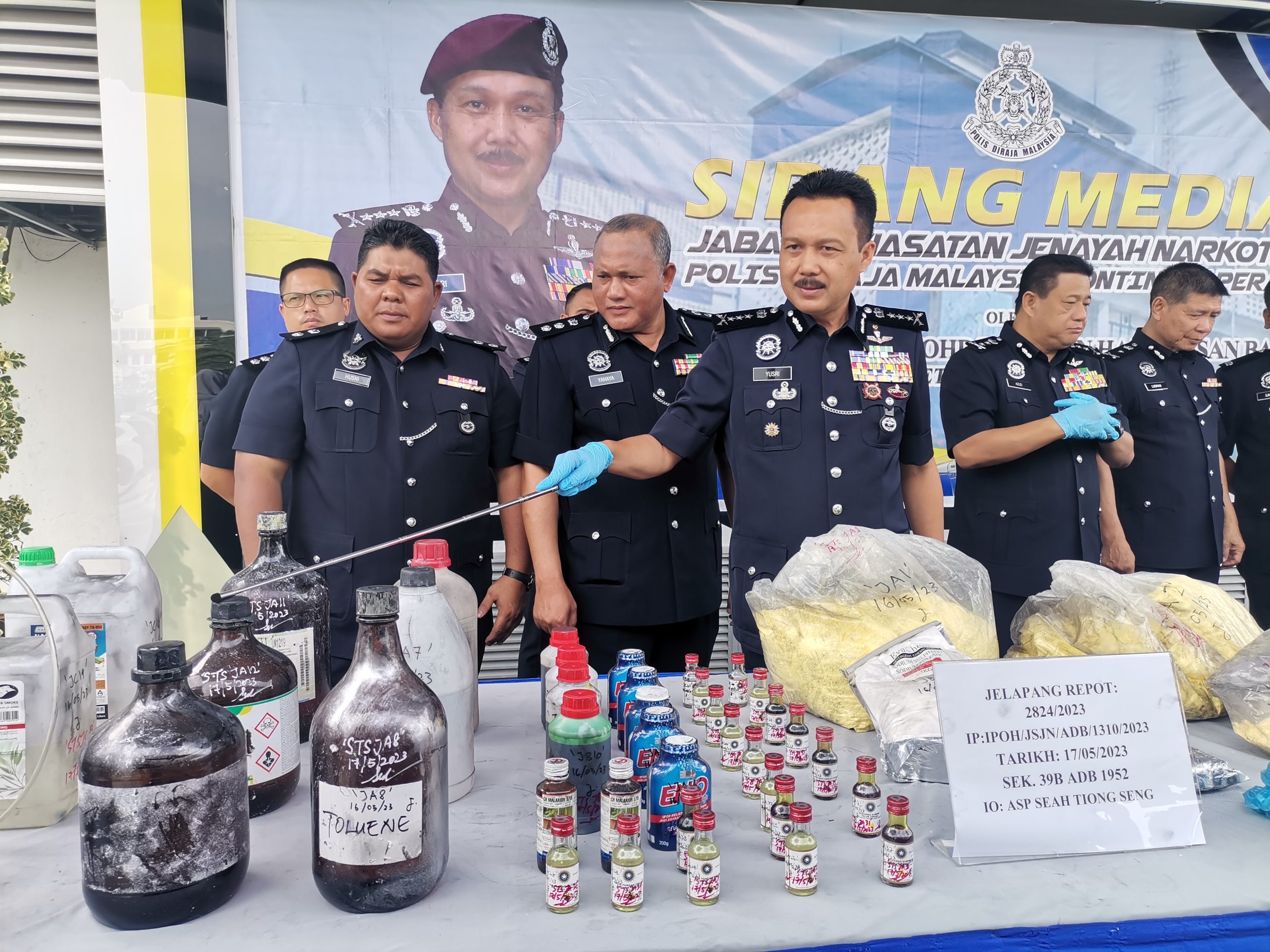 Suami isteri kantoi jadikan rumah makmal memproses dadah di Jelapang