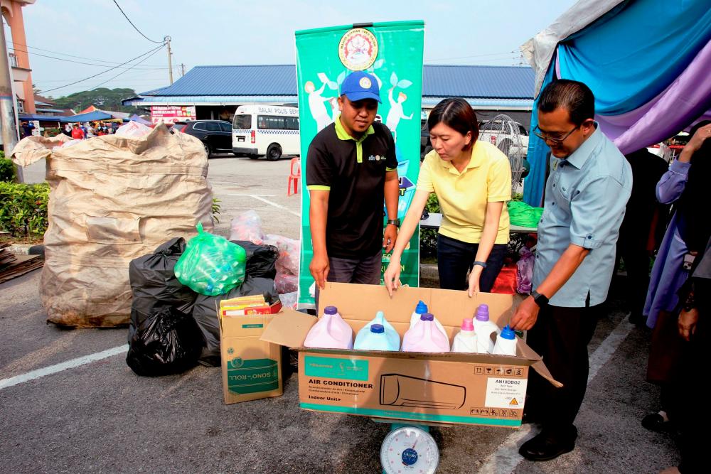 Perak teliti semula larangan guna beg plastik, polistirena: Exco