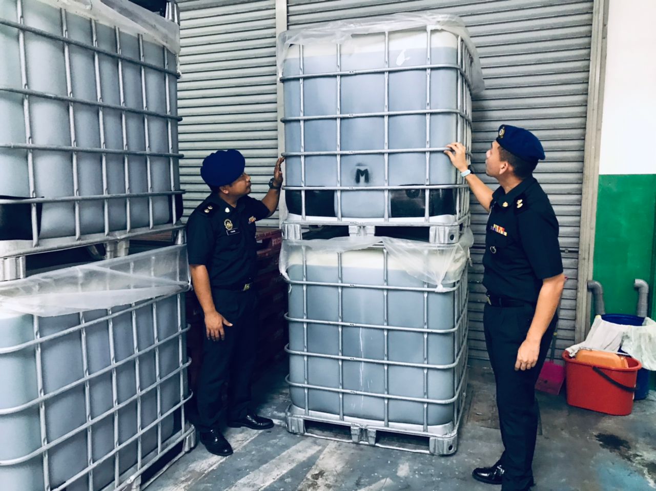 Kilang kantoi proses pencuci pinggan tiruan diserbu KPDN