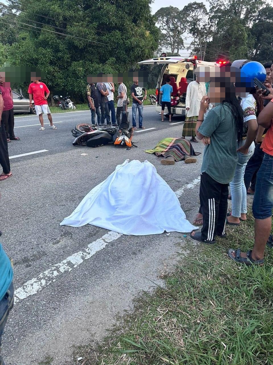 Warga emas, remaja maut motosikal ditunggang bertembung sesama sendiri