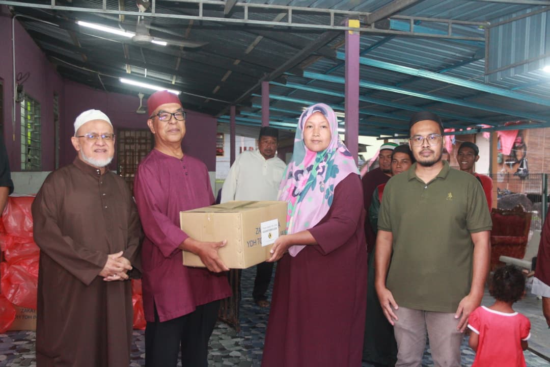 KELAB BAKTI GUNUNG KELEDANG SANTUNI MASYARAKAT ORANG ASLI SEMPENA PROGRAM IFTAR RAMADAN